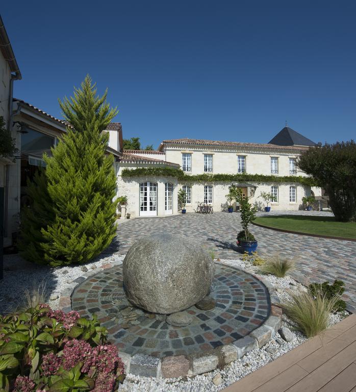 Hotel Domaine de Larchey Saint-Médard-dʼEyrans Exterior foto