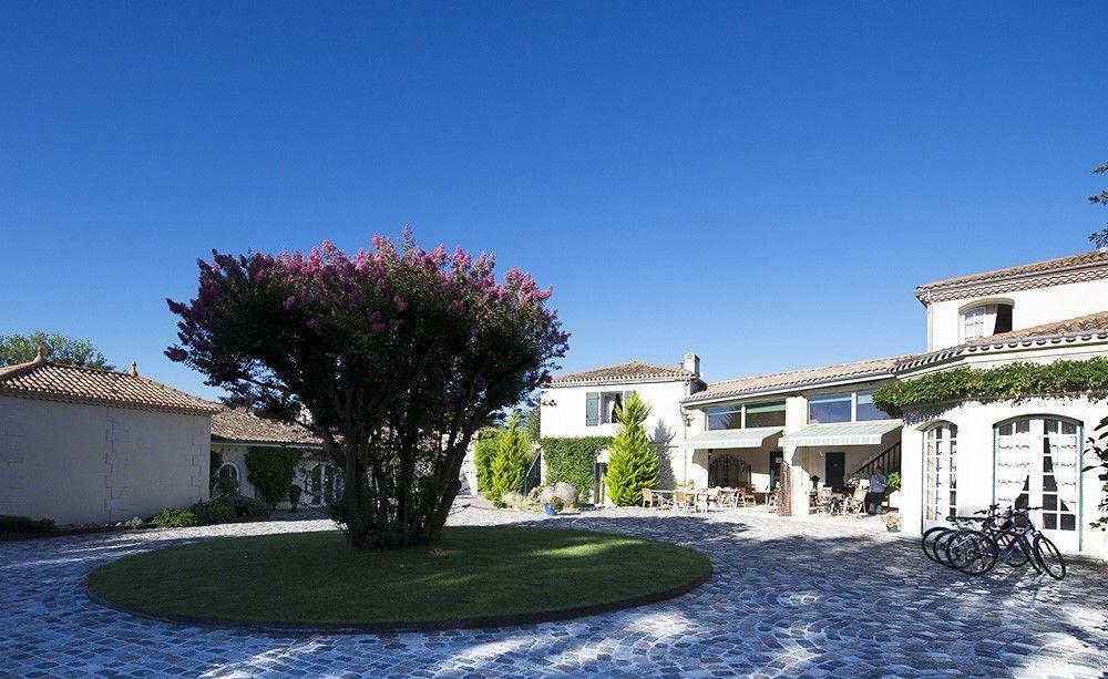 Hotel Domaine de Larchey Saint-Médard-dʼEyrans Exterior foto