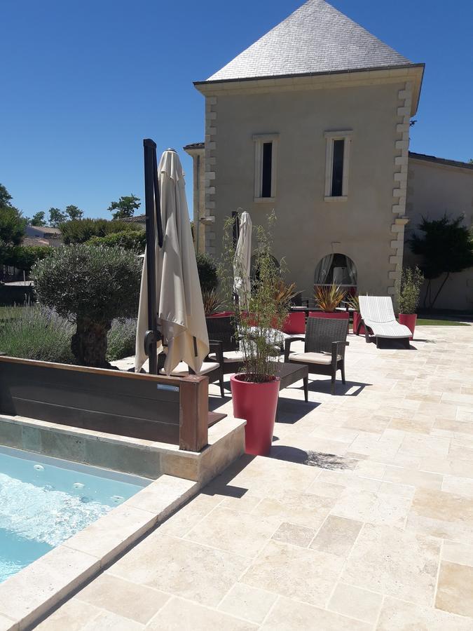 Hotel Domaine de Larchey Saint-Médard-dʼEyrans Exterior foto